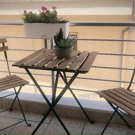 The Green Apartment Kavala Bagian luar foto