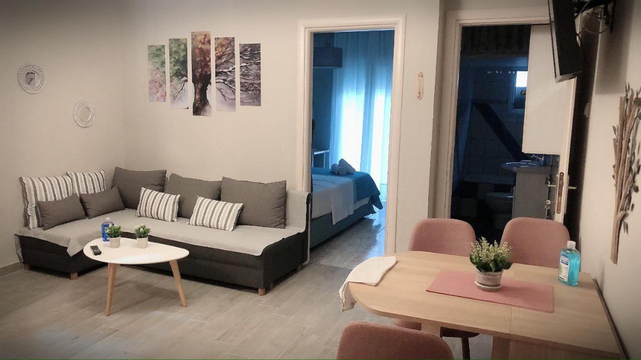 The Green Apartment Kavala Bagian luar foto