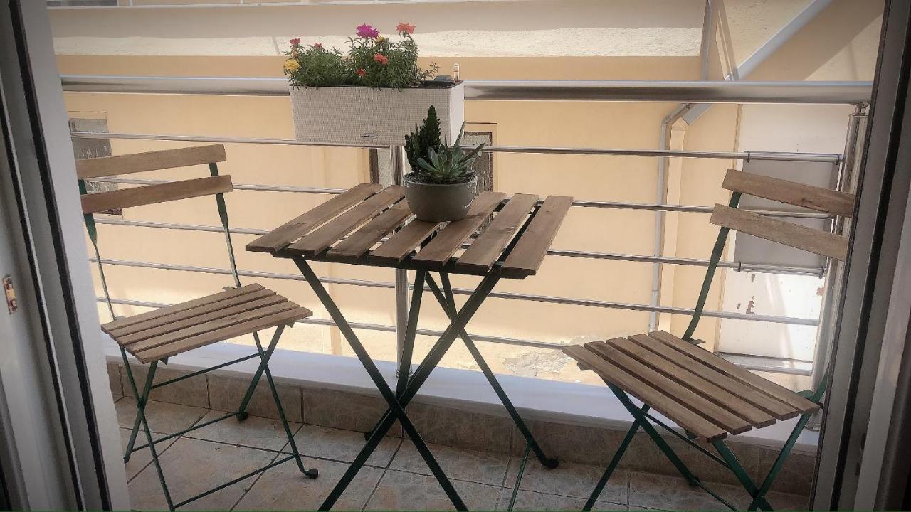 The Green Apartment Kavala Bagian luar foto
