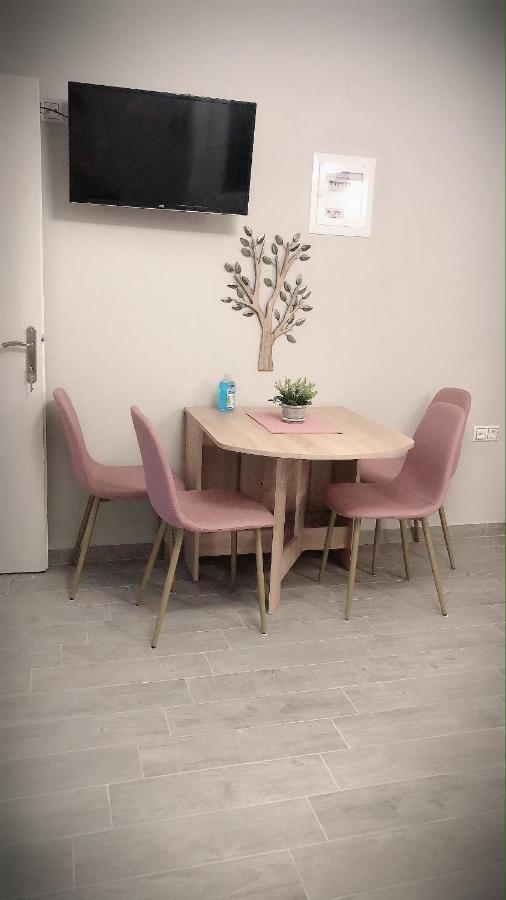 The Green Apartment Kavala Bagian luar foto