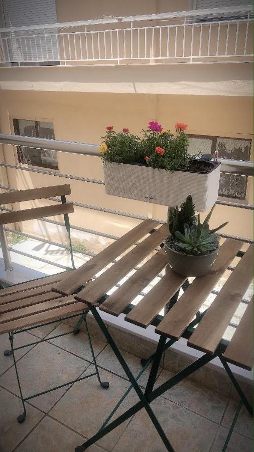 The Green Apartment Kavala Bagian luar foto