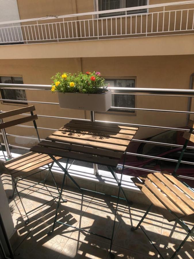The Green Apartment Kavala Bagian luar foto